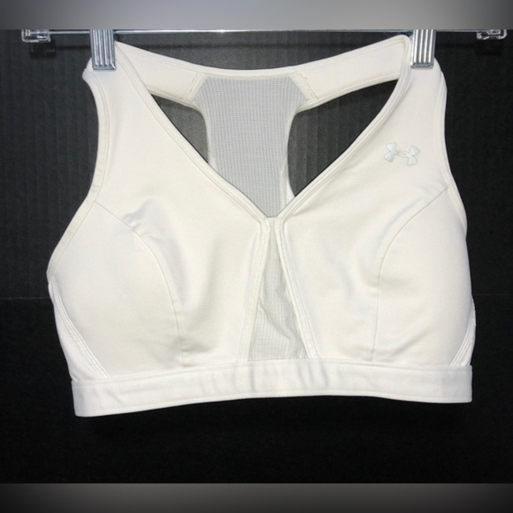 🪽White Under Armour Racerback Active Sports Bra